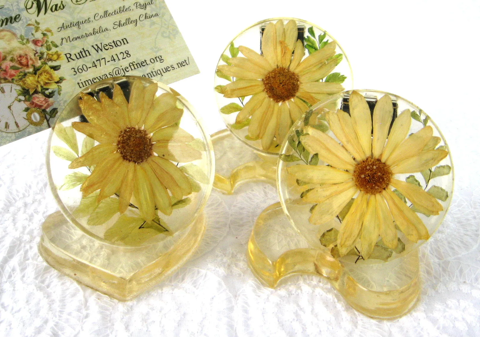 Place Card Holders 3 Lucite Daisies 1960s Groovy Yellow Flower Power