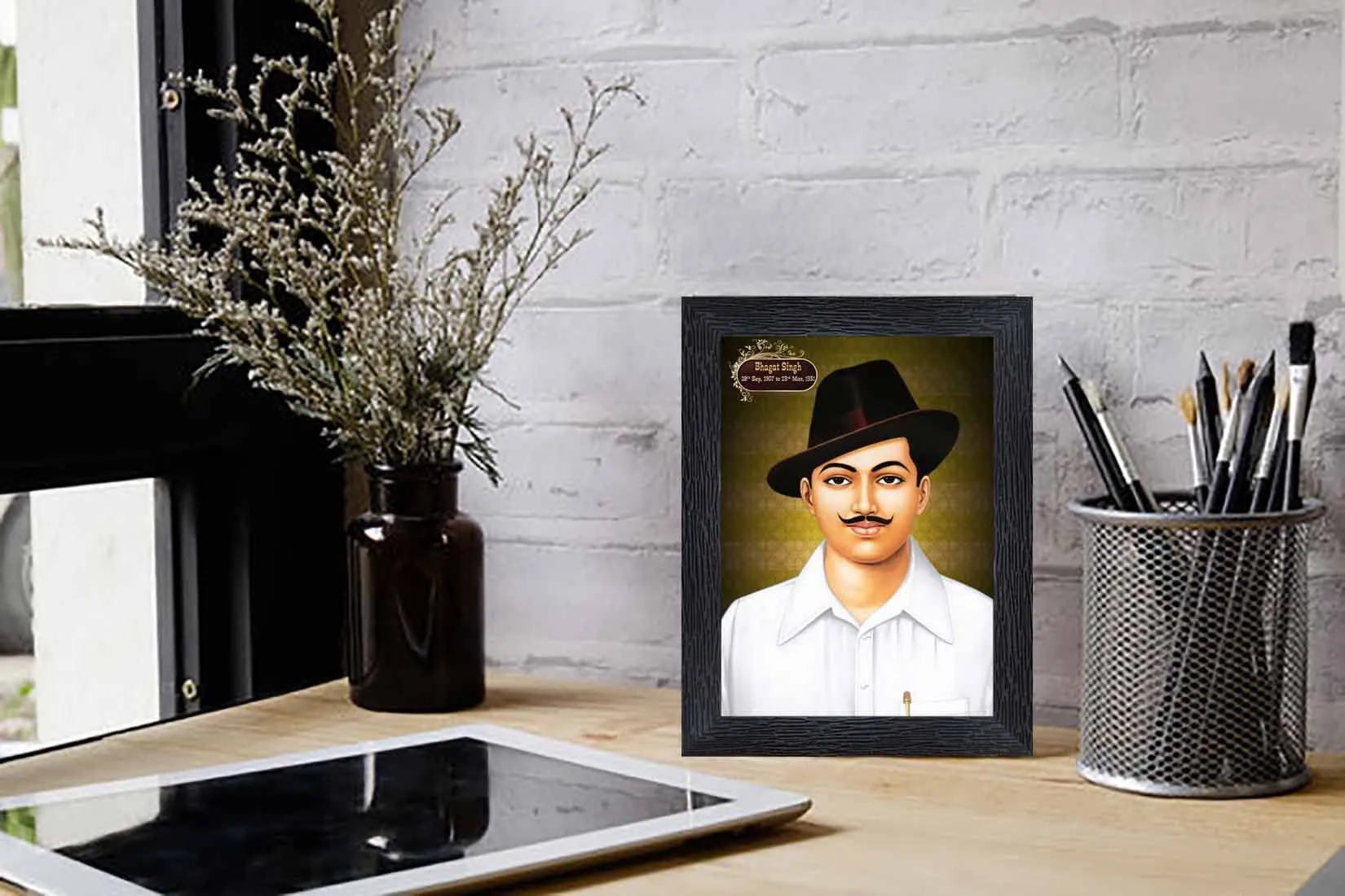 pnf Bhagat Singh Wood Photo Frames with Acrylic Sheet (Glass)(photoframe,Multicolour,6x8inch)-19733